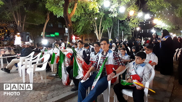 اعضای تشکل‌های دانش‌آموزی اصفهان پای کار ایران