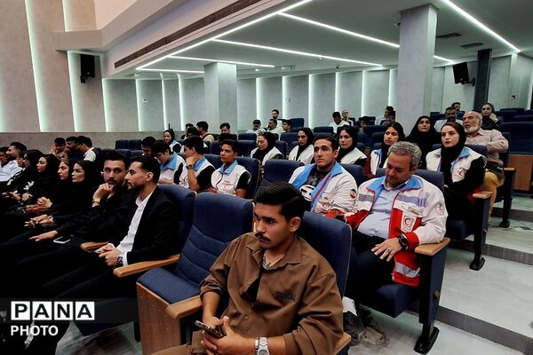 تجلیل از سمن‌ها و خبرنگاران برتر ورامین به سبک اداره ورزش و جوانان