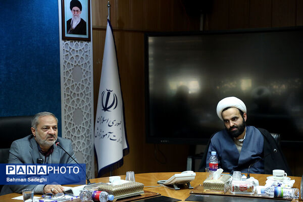 دیدار وزیر آموزش و پرورش با مسئولان اتحادیه انجمن‌های اسلامی دانش‌آموزی سراسر کشور