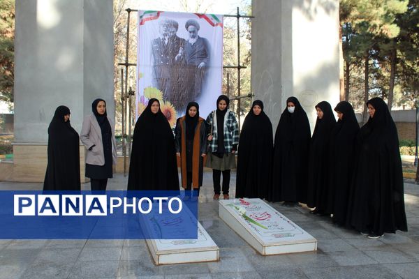 خروش سملقانی‌ها در سالروز بازگشت امام؛ دوازدهم بهمن با گلباران تمثال رهبر انقلاب گرامی داشته شد
