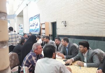 برپایی میز خدمت در نماز جمعه موجب ارتباط مستقیم مردم با مسئولین و تسریع در رسیدگی به مسائل مردم می‌شود