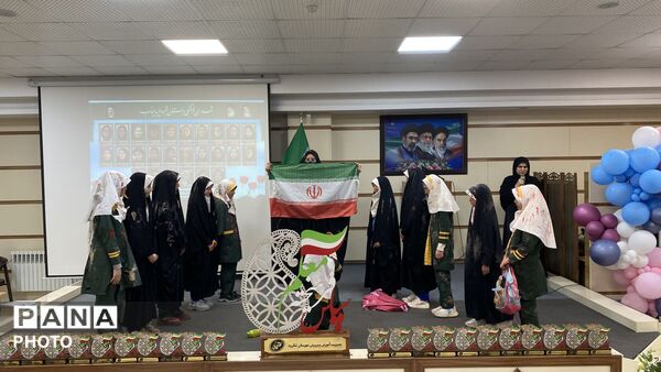 بزرگداشت هفته مقام معلم با تجلیل از ۳۰ معلم نمونه و ۶۰ فرهنگی بازنشسته در لنگرود