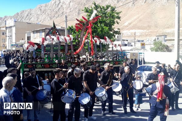 مراسم معنوی گل‌زنی در بن