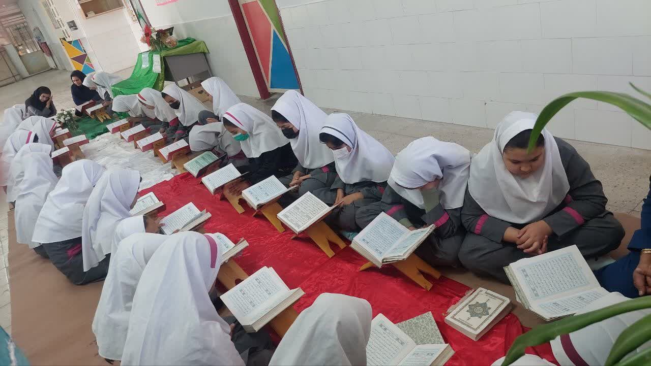 برگزاری محفل شمیم قرآن در مدارس خاتم 