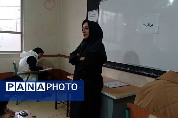 برگزاری امتحانات نوبت اول در دبیرستان دخترانه نرجس باقرشهر 