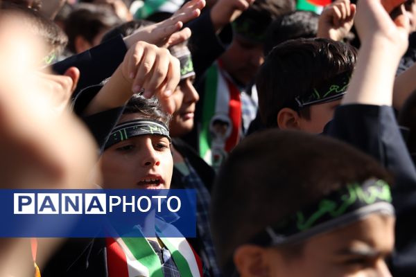 فریاد استکبار ستیزی از ورامین طنین انداز شد