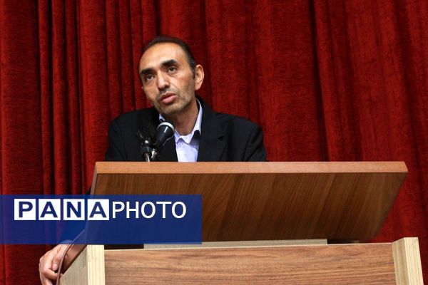  همایش تکریم از مقام معلم در اردوگاه شهید منتظری با حضور مسئولان بهارستان‌2