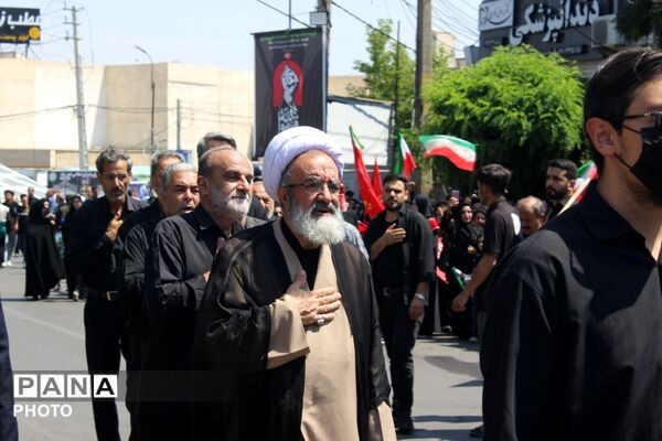 مرند یک‌صدا در سوگ رهبر شهید