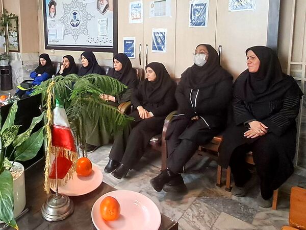 جلسه شورای دبیران مدرسه انیس خوش قدم ناحیه دو 