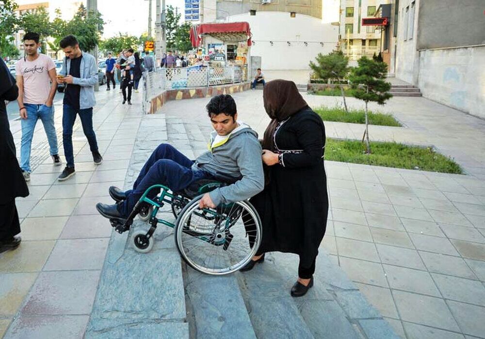 12آذر فرصتی برای حمایت و بهبود شرایط زندگی معلولین است