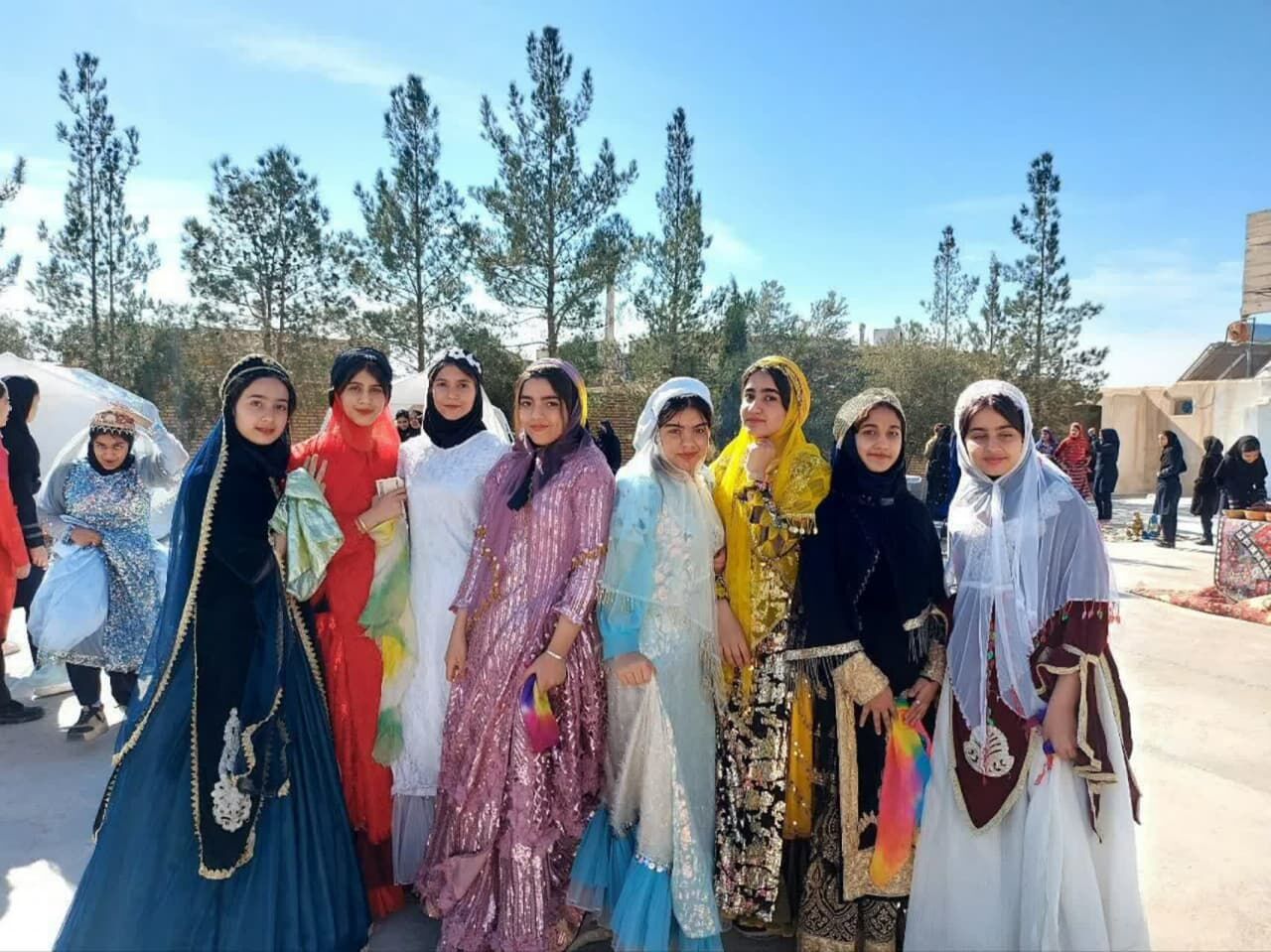 جشنواره بومی و محلی در دبیرستان سمیه شهرستان خاتم