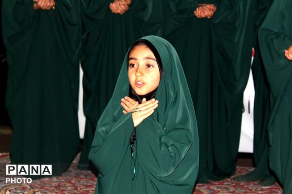 پاتوق نوجوان های مبارز