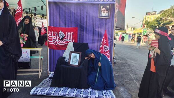 «باید برخاست» در اراک طنین‌انداز شد؛ پیام حماسه رهبر شهید به نسل نوجوان رسید