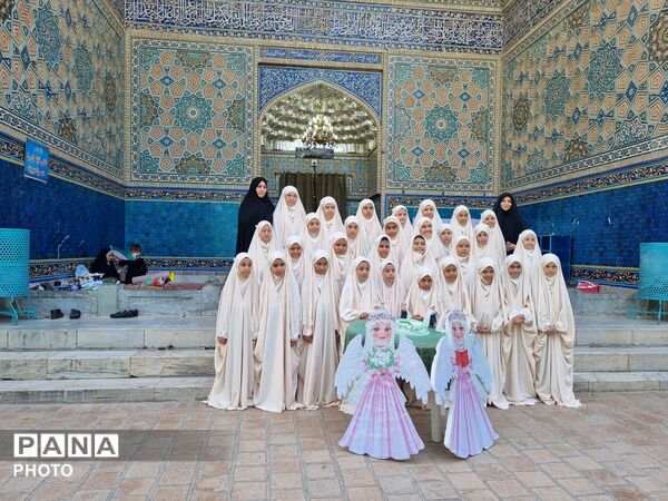 جشن تکلیف دانش آموزان پایه سوم دبستان شاهد  سجادی در امامزاده محروق 
