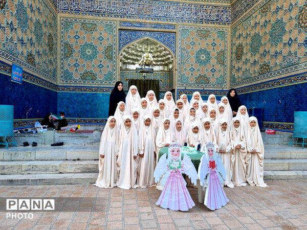 جشن تکلیف دانش آموزان پایه سوم دبستان شاهد  سجادی در امامزاده محروق 
