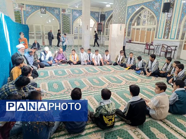 نماز جمعه با حضور دانش‌آموزان فعال بسیجی شهر بن