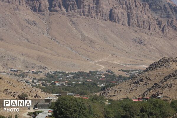 لاسرخ مهریز؛ مقصدی کوهستانی برای طبیعت‌گردان یزد