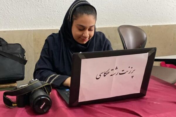 گالری هنر در هنرستان شهید بخشنده زرقان 