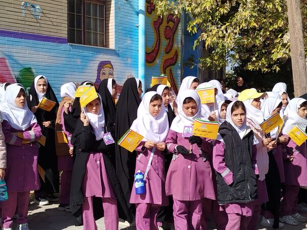ثبت حضور پرشور مردم شهرستان بن در راهپیمایی ۱۳ آبان در قاب پانا