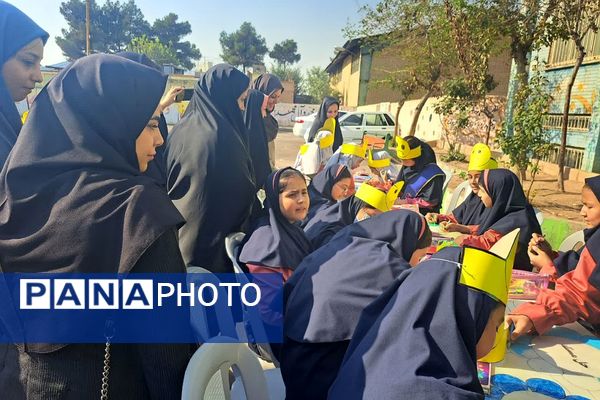 مراسم گرامیداشت هفته بهداشت روان در دبستان هاشمی رفسنجانی شهرستان قرچک 