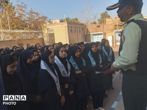 گرامیداشت هفته نیروی انتظامی در دبیرستان نمونه فرهنگ نیشابور 