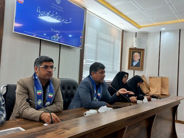 نشست صمیمی دانش‌آموز خبرنگاران پانا ناحیه 3 مشهد با مدیر سازمان دانش آموزی خراسان رضوی