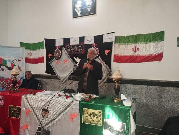 آخرین وداع دانش‌آموزان تبریزی با شهدای گمنام 