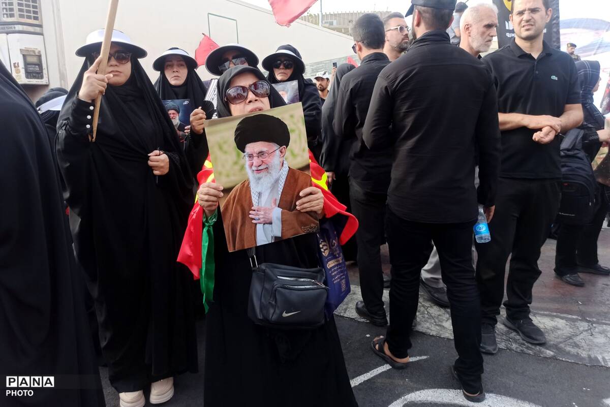 بدرقه‌ای به وسعت یک ملت؛ اشک، شکوه و تجدید عهد در آیین وداع با رهبر شهید انقلاب اسلامی