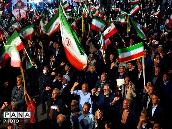 صدای ایستادگی در شب‌های خیابان