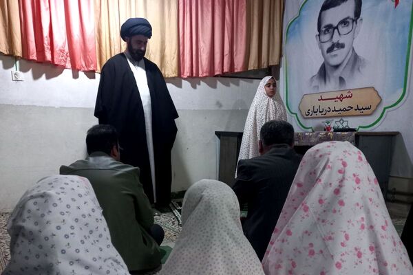 فیروزکوه؛ میزبان نماز جماعت و گفتمان‌های دینی در محیط مدرسه