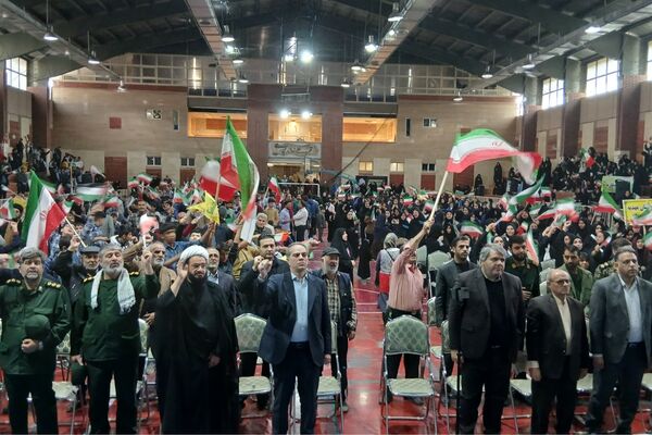 حضور پرشور دختران و پسران شهریار در روز استکبار ستیزی