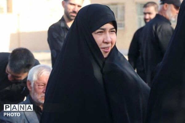 زمین چمن ورزشی زنده‌یاد حاج حسین امین‌الرعایا دبیرستان پسرانه شبانه‌روزی حافظ کوهپایه افتتاح شد