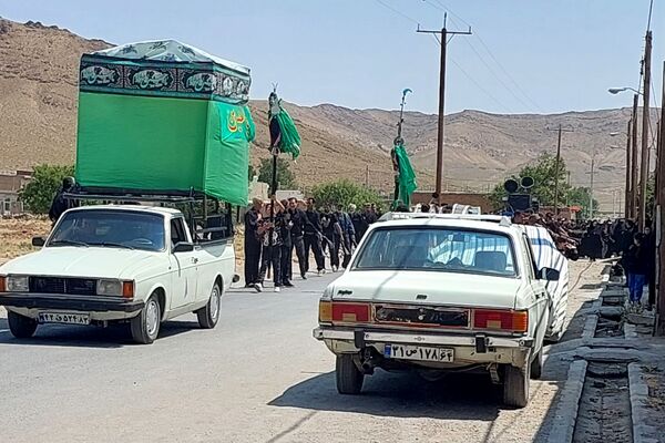 مراسم عزاداری و زنجیر‌زنی روز عاشورا در بوانات