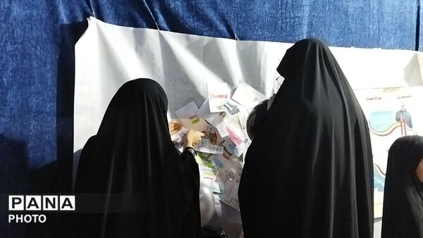 گذری بر فعالیت موکب محبان مهدی در مراسم چهلم رهبر شهید و شهدای میناب 