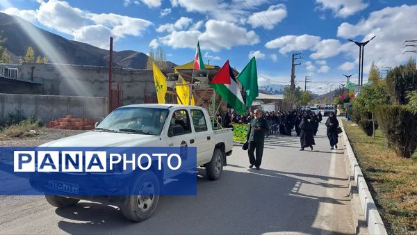 راهپیمایی یوم الله ۱۳ آبان در بلده مازندران