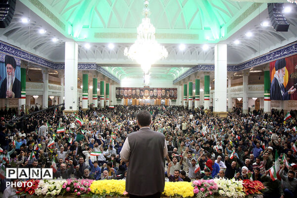 جشن آغاز دهه کرامت در حرم حضرت معصومه(س)