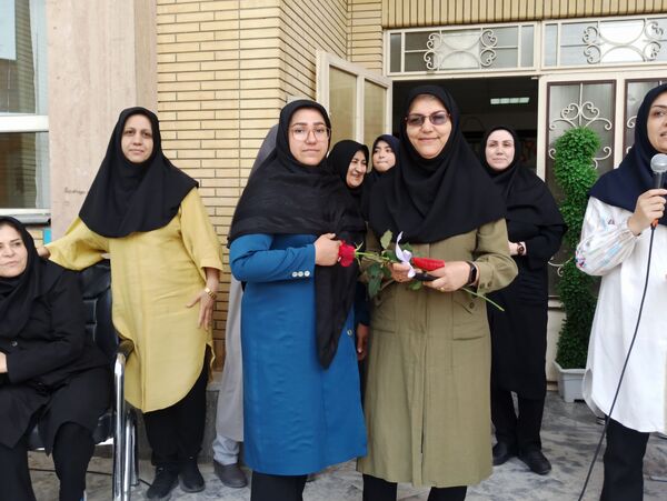 تجلیل از معلم و دختر ایرانی در بهار کرامت 