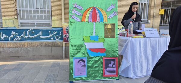 گرامیداشت هفته پدافند غیرعامل در مدرسه زنده جانی شهرستان کاشمر 