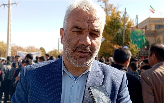 وظیفه ما در مجموعه تعلیم و تربیت تبیین استکبار ستیزی برای دانش‌آموزان است