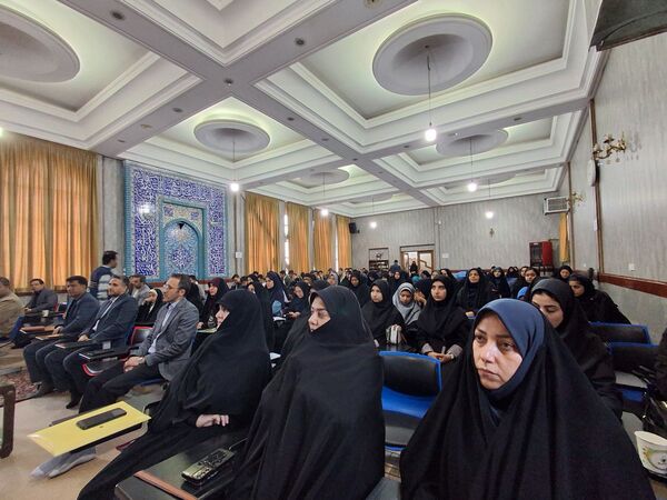 تقدیر از پژوهشگران برگزیده ناحیه 5 مشهد