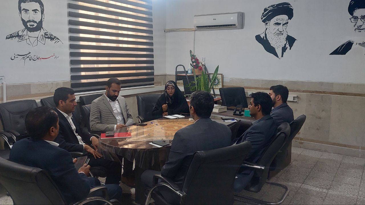 نشست هم‌اندیشی مدیر‌سازمان دانش‌آموزی استان با معاونین پرورشی‌و‌تربیت بدنی قطب سیستان برگزار شد 