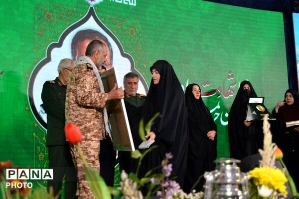 اربعین دو لاله سرخ در فارسان