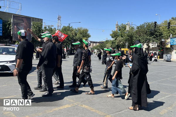 مشهد در سوگ؛ بدرقه باشکوه رهبر شهید انقلاب در جوار بارگاه رضوی