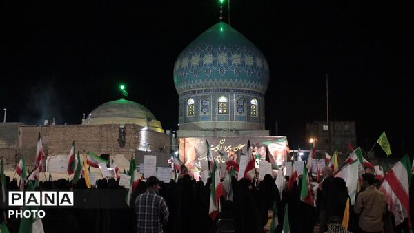 همایش تجدید بیعت معلمان قم با رهبر انقلاب