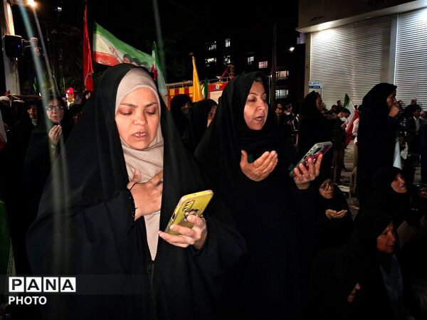 دست‌هایی به آسمان، قلوبی به امید ظهور
