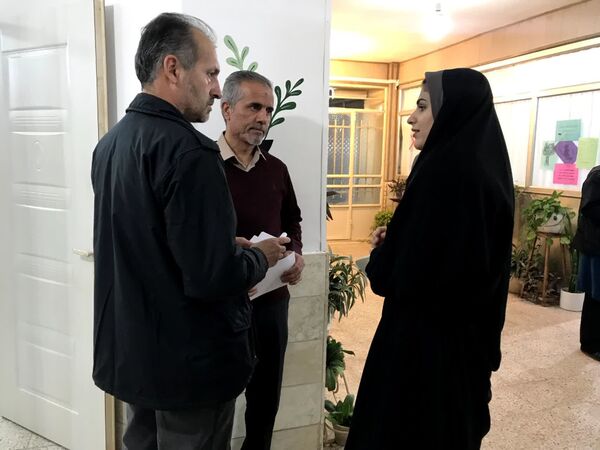  دیدار دبیران با اولیا در دبیرستان دخترانه فاطمیه 