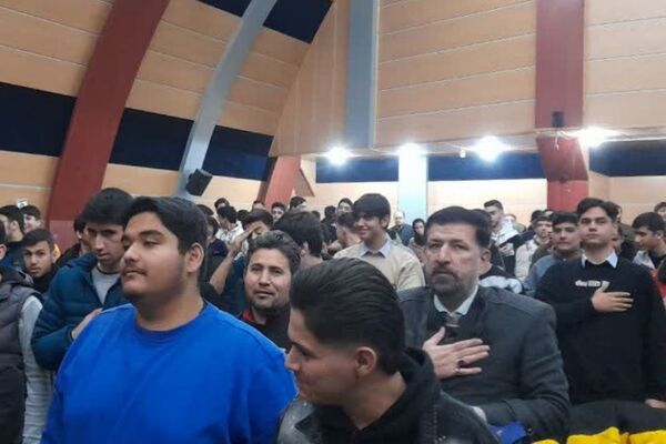 مراسم بدرقه دانش آموزان پسر ناحیه یک و دو شهرری در اردوی راهیان نور 
