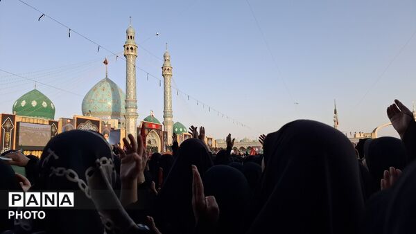 وداع پرشور نوجوانان با آقای شهید ایران 