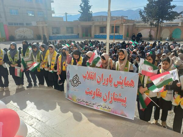 همایش یاوران انقلاب پیشتازان مقاومت در شهرستان ایوان
