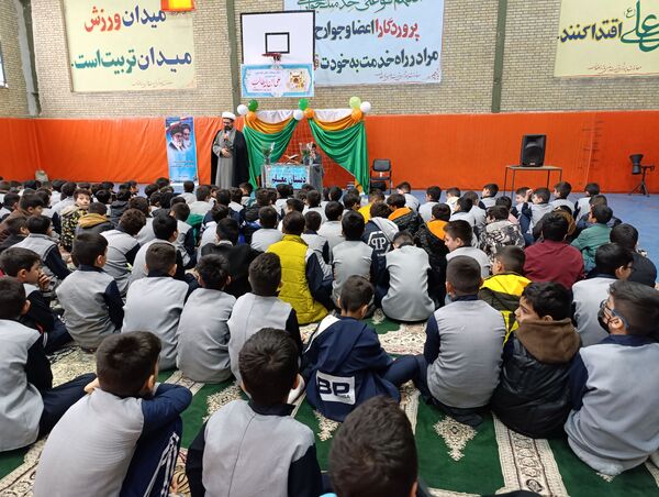 جشن میلاد حضرت علی (ع) در مدرسه معلم آشخانه 